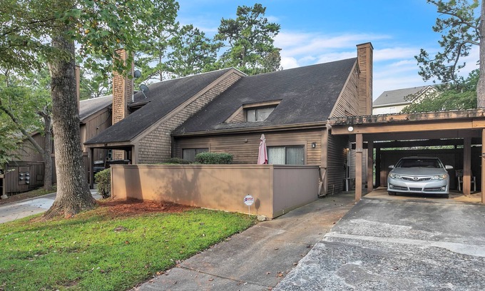 Lithonia Condo | Centrally Located 4BR Stonecrest Condo by RedAwning