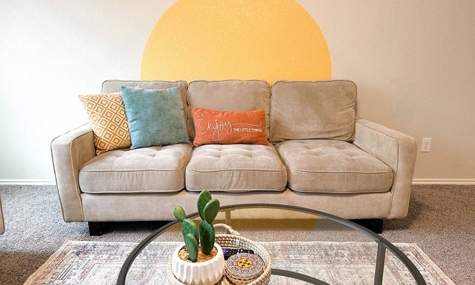 West San Antonio House | Centrally located - 5 mi to Lackland BMT& SeaWorld - 15 mi riverwalk