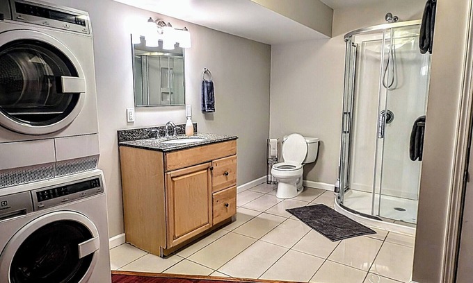 Saanich East House | Centrally located basement suite near the University