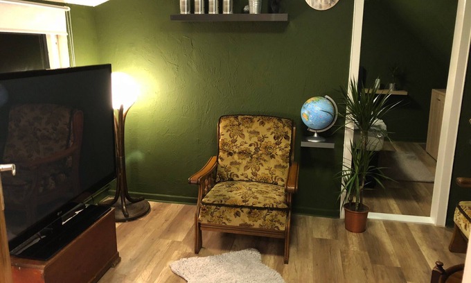 Hildesheim District Apartment | Centrally located for Harz visitors, fair guests, fitters, Alfeld (5min), Leineberg