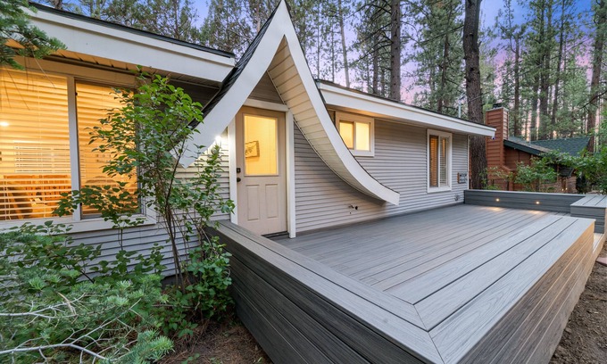 Fox Farm Cabin | Centrally located cabin. New decks and outdoor games!