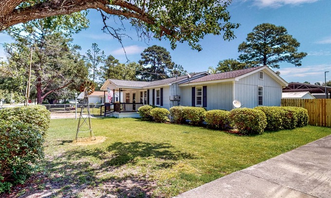 Bloomingdale House | Centrally Located - Boat Parking & Large Yard