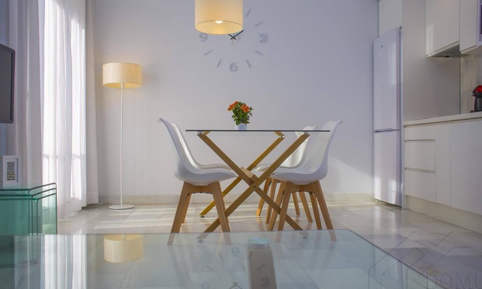 Centro - Sagrario Apartment | Centrally located, with free parking. Modern and spacious apartment.