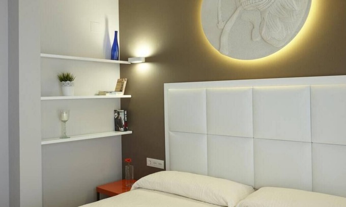 Centro - Sagrario Apartment | Centrally located, with free car park and patio