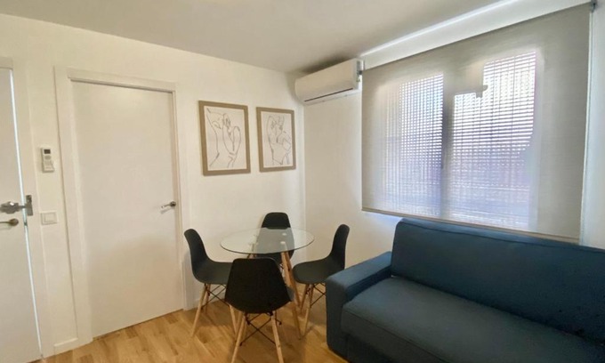 Moscardo Apartment | Centro Mirasierra - Metro Usera 01