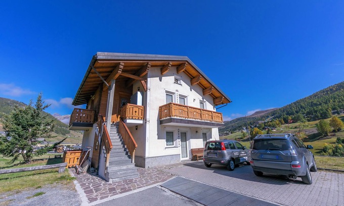 Livigno Apartment | Cervo Ski in - Ski out 200m, Livigno, Italy