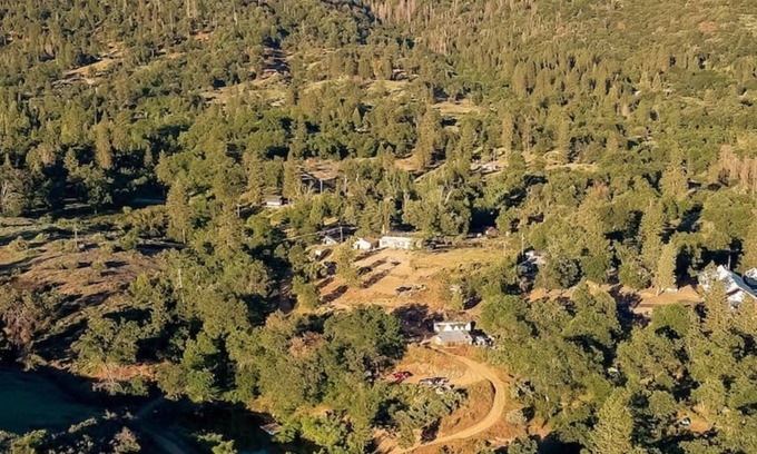 Pinehurst RV Rental | CG10 Campsite/Shower Kings Canyon & Sequoia NP