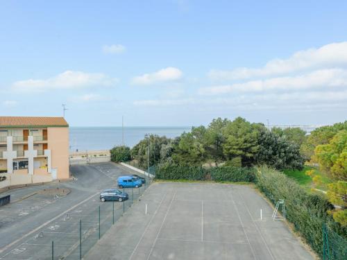 Quartier du Casino Apartment | Châtelaillon-Plage : T2 panoramique sur la mer pour 2 avec piscine - FR-1-535-2