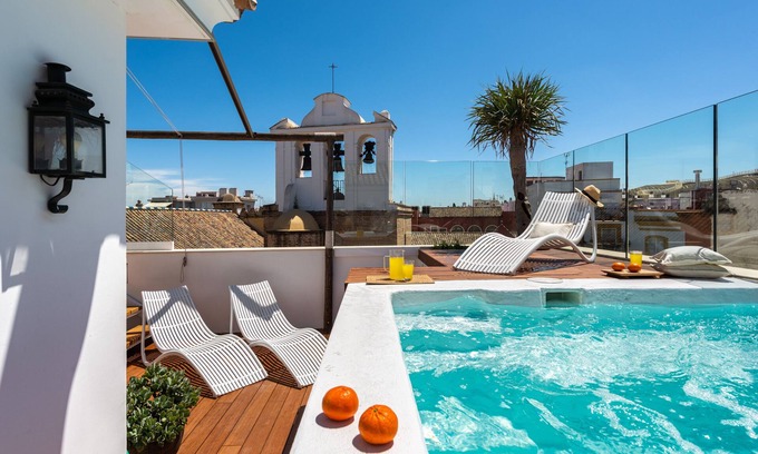 Encarnacion-Regina Apartment | CH Apartments Rooftop Terrace