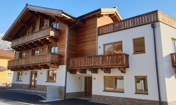 Schonbach Ski Chalet | Chalet in Neukirchen near Ski Slopes