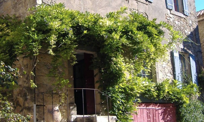 Saint-Andre-de-Roquepertuis House | Charming old house, quiet, detached, in the center of a small village