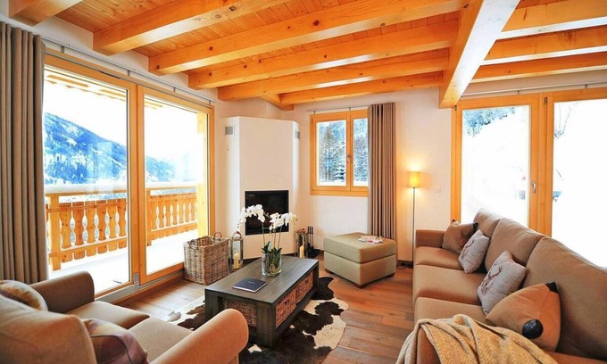 Heremence Ski Chalet | Chalet, 250m from ski slopes, balcony, fireplace or stove, parking, tv, 150m², Thyon
