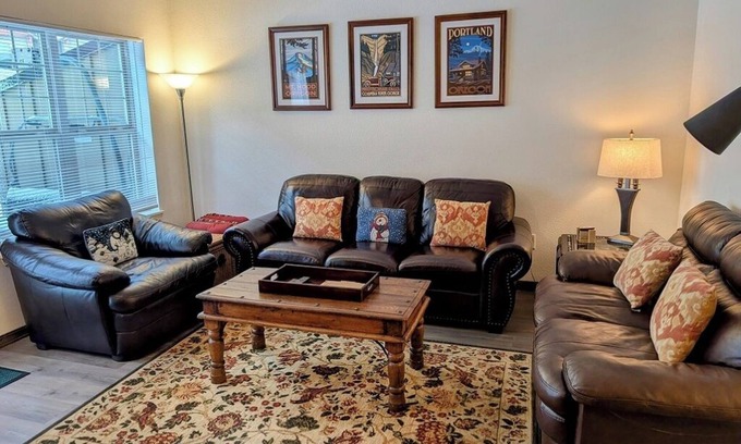 Government Camp Ski Chalet | Chalet 35 at the Official Collins Lake Resort