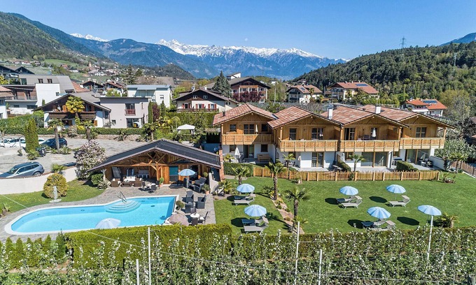 Tesimo Ski Chalet | Chalet '4 55m²' with Mountain View, Shared Pool and Wi-Fi