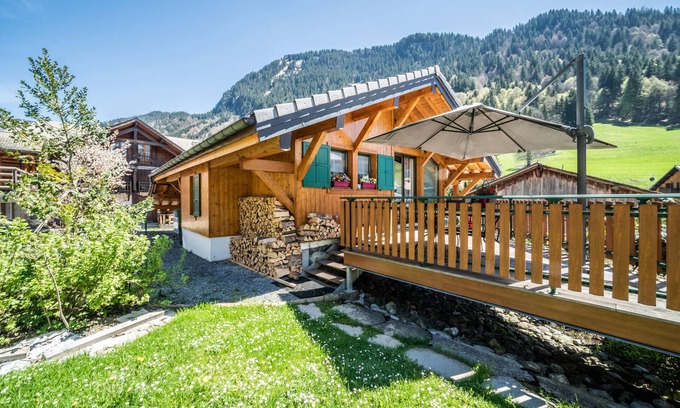 Morzine Ski Chalet | 'Chalet 5 Personnes Morzine' with Mountain View, Private Terrace and Wi-Fi