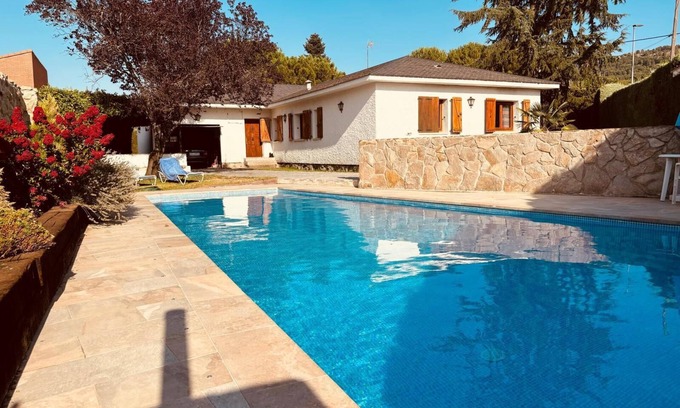 Moralzarzal Ski Chalet | Chalet a 200 Metros de una Entrada a Parque Regional Cuenca Alta Manzanares