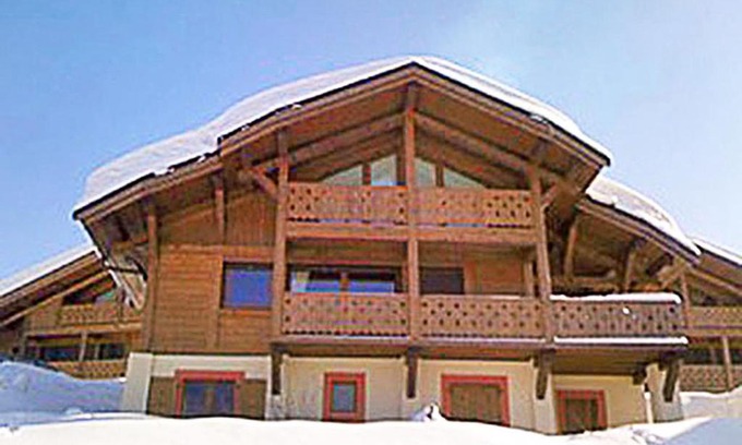 Les Gets Ski Chalet | chalet Amitie familial de luxe avec JACUZZI, HEBERGEMENT MULTIPASS ETE, WIFI fibre, 150 m des pistes de ski et randonnées