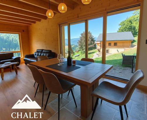 Saint-Jean-de-Sixt Ski Chalet | Chalet Armande, vue Forêt et montagnes