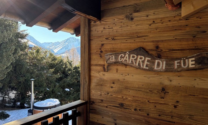 St. Luc Ski Chalet | Chalet CarreDiFue | 4bed | 180° view | Nordic bath