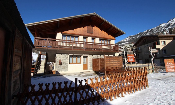 Vars Apartment | "Chalet Changalan" T4 Large apartment with sheets included for 6/8 people.