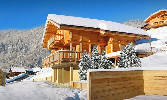 Manigod Ski Chalet | Chalet Chocolat - Manigod ski base for 8, log fire nights - OVO Network