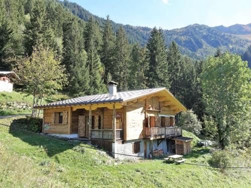 Beaufort Ski Chalet | Chalet cosy sur pistes avec cheminée, terrasse et studio indépendant pour 14 pers. - FR-1-342-239