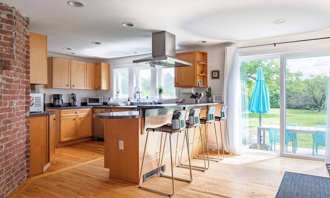 Great Barrington House | Chalet des Collines: 5 Mins to Catamount