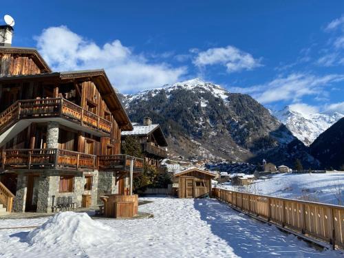 Champagny-en-Vanoise Ski Chalet | Chalet des Trappeurs Coeur Vanoise 15 persons