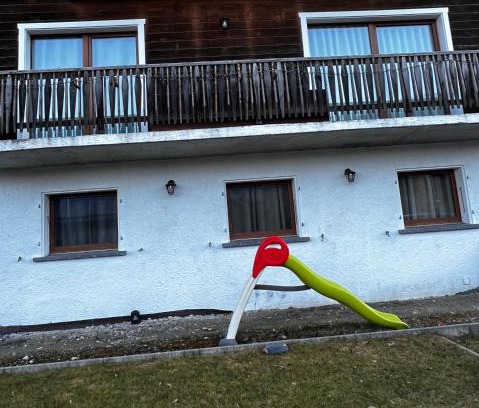 Sion House | Chalet Duque