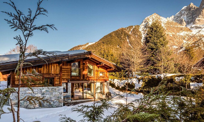 Les Tines Ski Chalet | Chalet Entre Nous: charming three bedroom chalet in an idyllic location