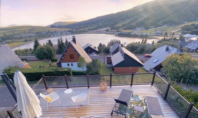 Besse-et-Saint-Anastaise Ski Chalet | ♡ 𝙲𝚑𝚊𝚕𝚎𝚝 𝙻𝚎 𝙵𝚊𝚕𝚐𝚘𝚞𝚡* ~ Panoramic view ~ Heart of resort