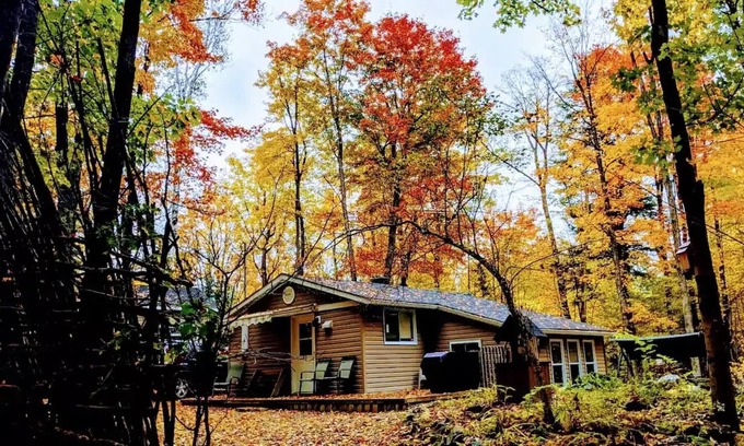 Val-des-Monts Ski Chalet | Chalet Hakuna Matata Enchanted Cottage