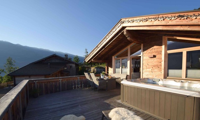 Emberg House | Chalet in a former mill right on the slopes