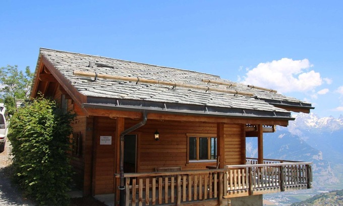 Nendaz Ski Chalet | Chalet in Veysonnaz with mountain view