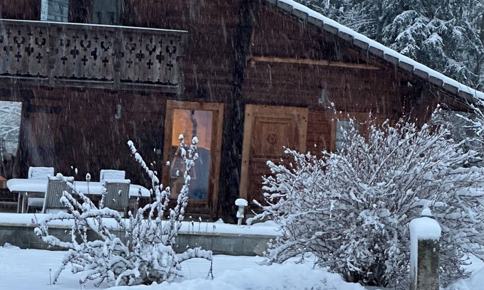 Bernex Ski Chalet | Chalet l'Edelweiss, calm and serenity 5 minutes from the ski slopes