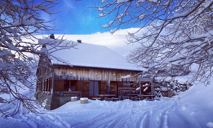Mieussy Ski Chalet | Chalet 'Le Maclavierre' with Mountain View and Wi-Fi