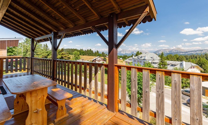 Pugny-Chatenod Ski Chalet | Chalet 'Les Etoiles' With Mountain Views & Terraces
