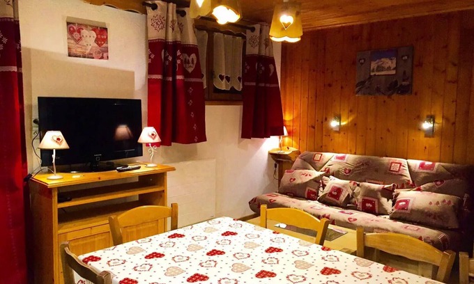 Valloire Apartment | Chalet Les Lupins - 3 rooms 6 people 3* exposed South