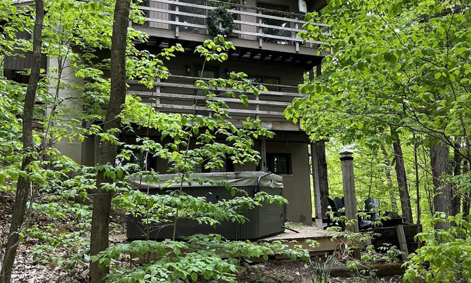 Clearview Ski Chalet | Chalet Nestled in the Trees