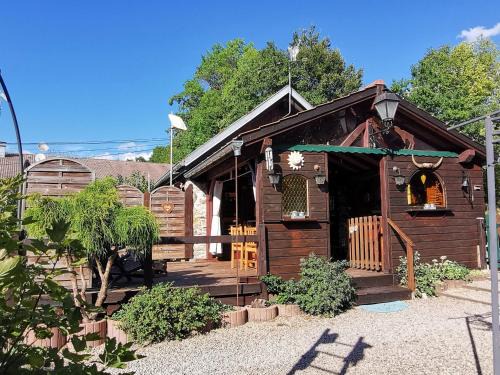 Anould House | Chalet Nina: Havre de paix en bord de rivière avec climatisation - FR-1-589-794