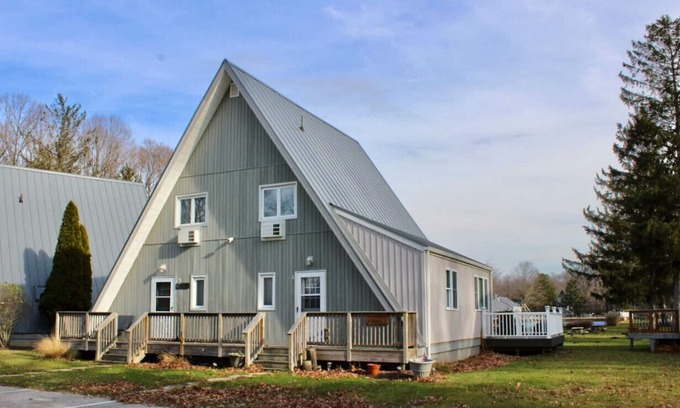 Stevensville House | Chalet on the Lake 76 w/Beach Access, Pools, Sport Courts, Fishing Pond & more!