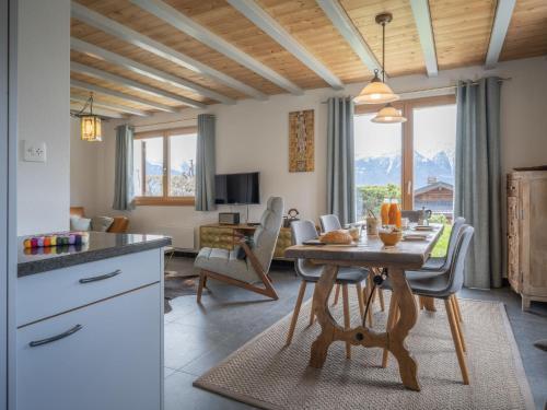 Ovronnaz Ski Chalet | Chalet Phipalo by Interhome