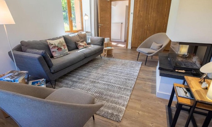 Les Allues Ski Chalet | Chalet rénové 10 pers · Cheminée · 3 SDB · Calme · Parking - FR-1-688-17
