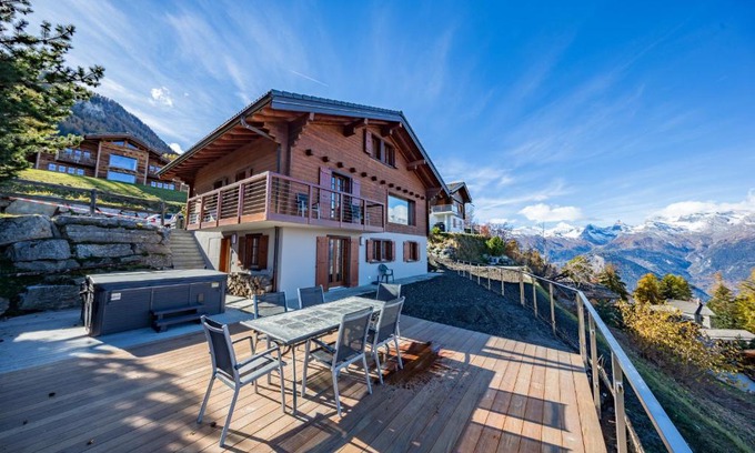 Saint-Pierre-de-Clages Ski Chalet | Chalet Riquet - Ski/in-out - Jacuzzi