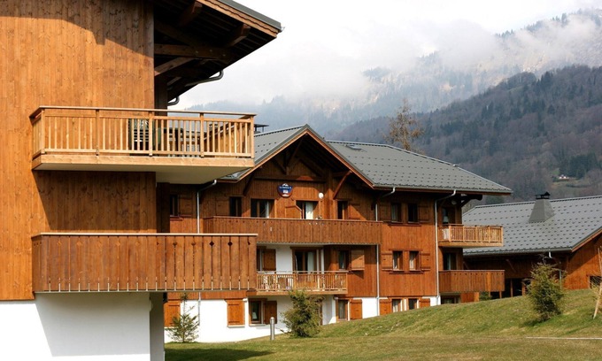 Samoens Ski Chalet | Chalet Savoyard | 2 Piscines + à 1km des remontées