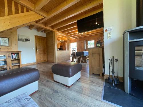 Verchaix Ski Chalet | Chalet Savoyard avec Jardin, Poêle à Bois et WIFI - FR-1-624-11