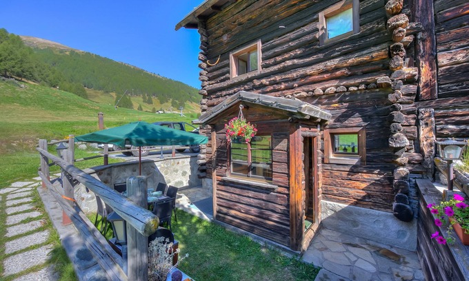 Livigno Apartment | Chalet Sciachilo’ Ski In-Ski Out 10m, Livigno, Italy