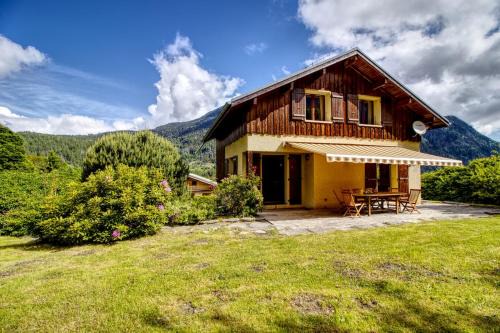 Les Houches Ski Chalet | Chalet Tannuaz - 4 Bedrooms - Quiet area - By Cozee Rentals