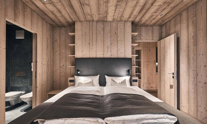 Racines Apartment | Chalet 'Tenne Chalet' with Mountain View, Shared Pool & Wi-Fi