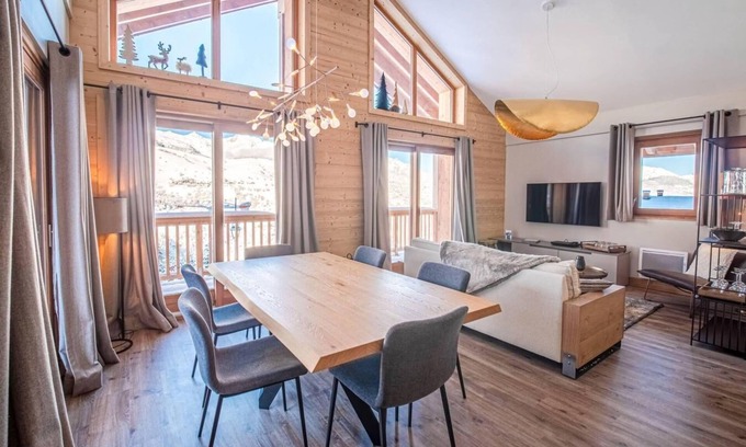 Les Avanchers-Valmorel Ski Chalet | Chalet, view panoramic, balcony, tv, ski locker, 76m², Valmorel